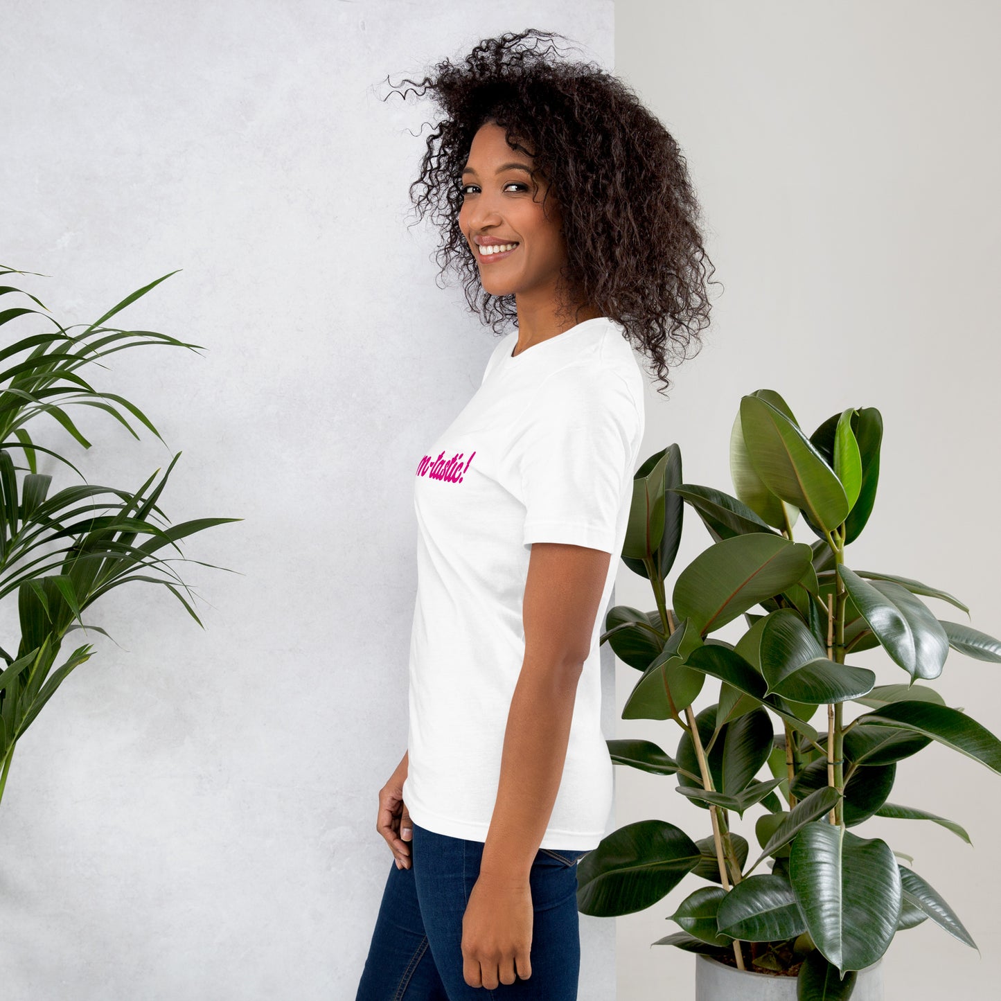Mom-tastic White/Pink T-Shirt